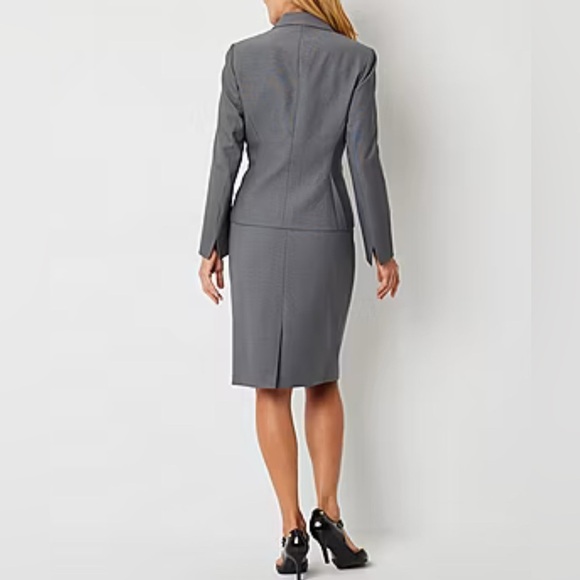 Le Suit Petite 2-pc. Knee Length Skirt Suit Gray Houndstooth Size 8P NWT - Picture 10 of 10